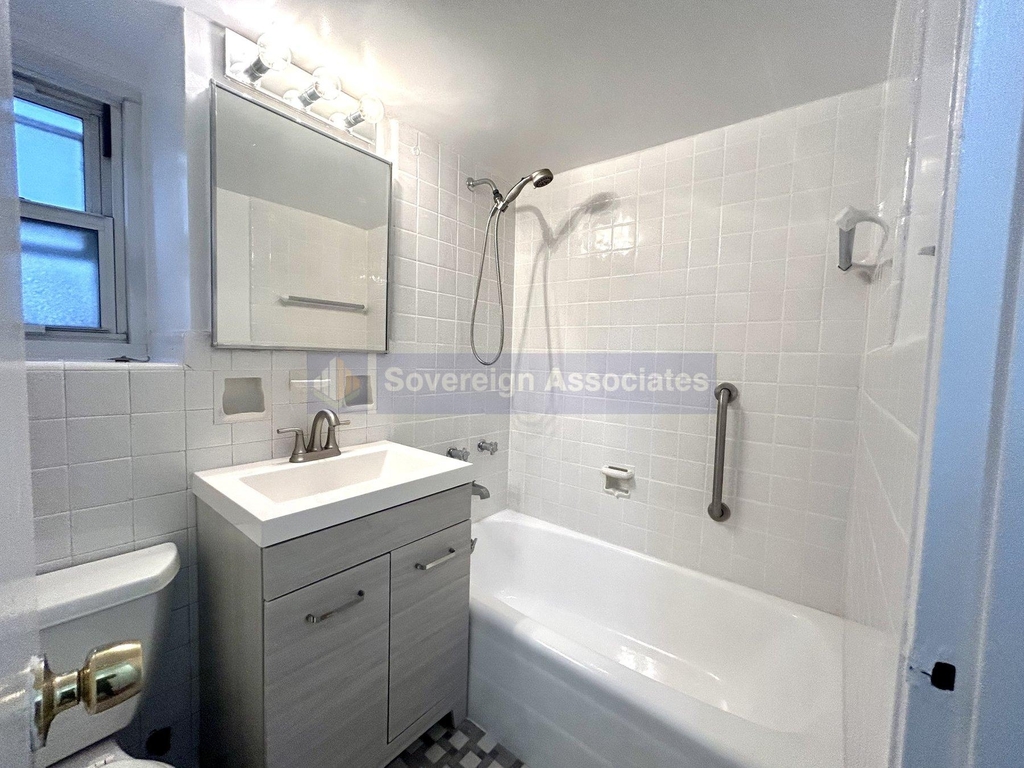 210 East 63rd Street - Photo 3