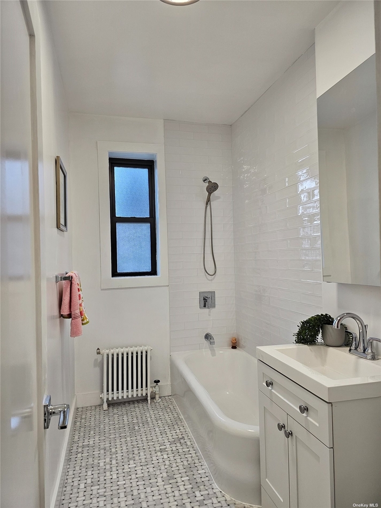 42-20 Kissena Boulevard - Photo 11