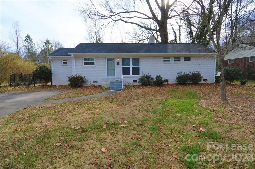 1020 Montford Drive - Photo 0