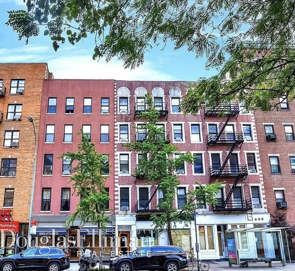 642 Tenth Ave - Photo 0