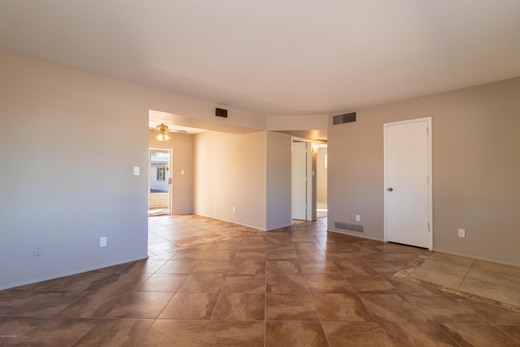 2145 W Paseo Redondo - Photo 11