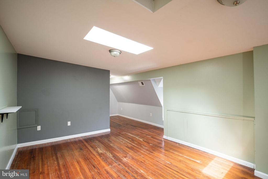 5049 Spruce Street - Photo 17