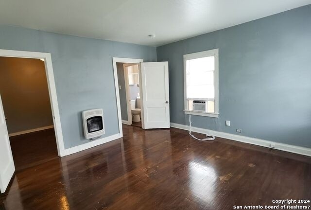 218 Claremont Ave - Photo 2