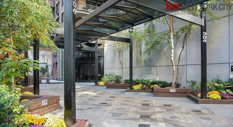 304 East 65th Street - Photo 6