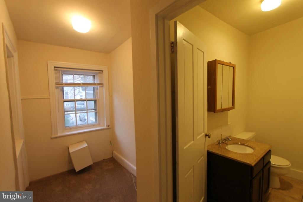 6043 Germantown Ave - Photo 26