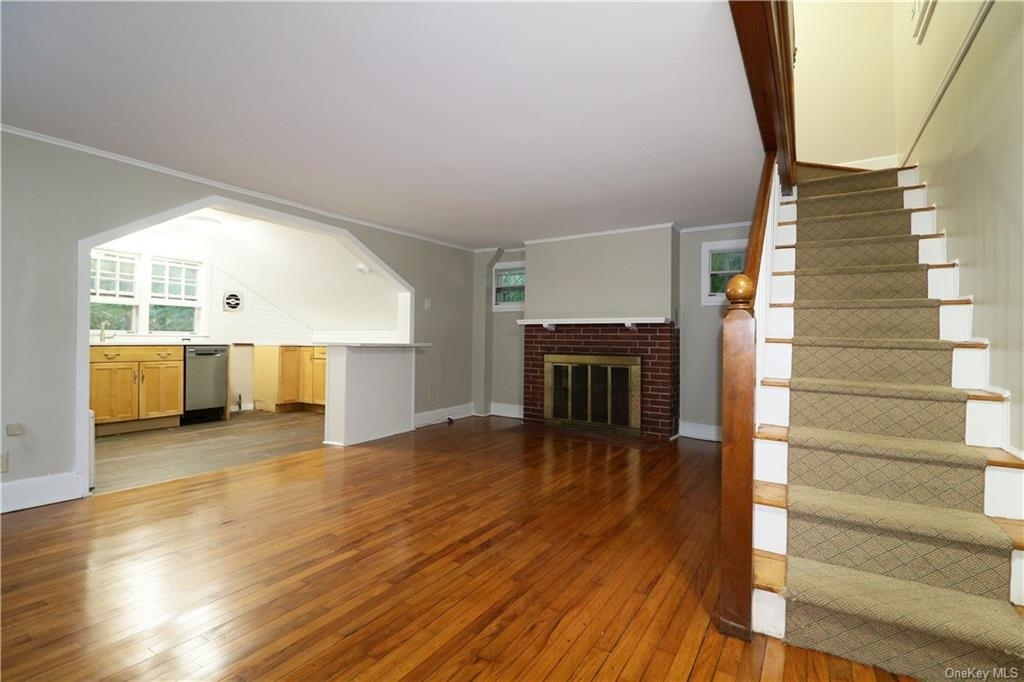 162 W Hartsdale Avenue - Photo 4