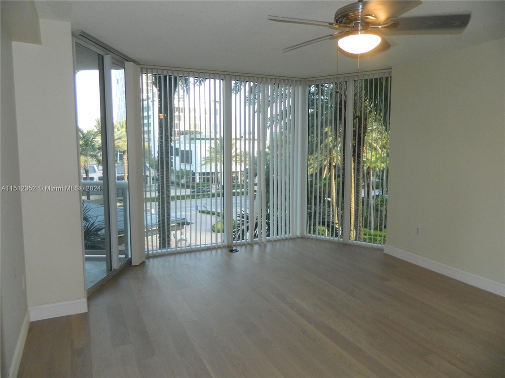 17555 Collins Ave - Photo 12