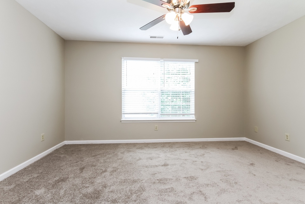 11027 Leo Drive - Photo 10