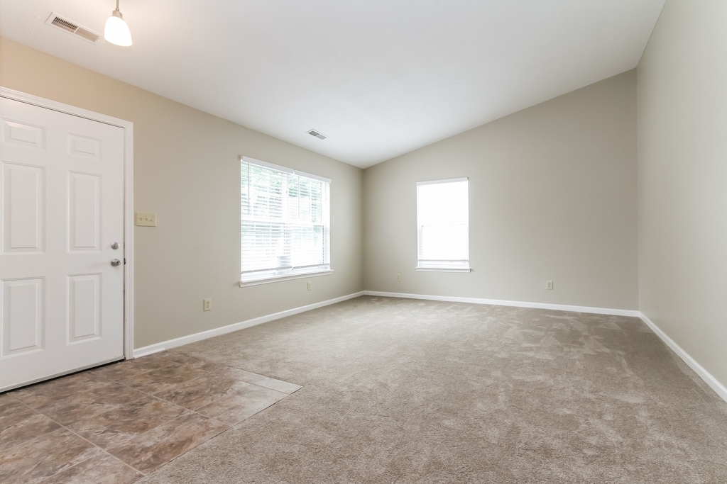 11027 Leo Drive - Photo 2