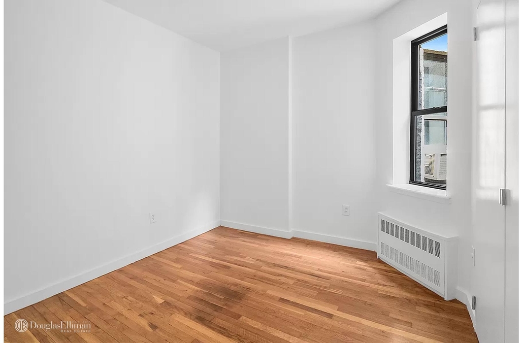 1413 Amsterdam Ave - Photo 1