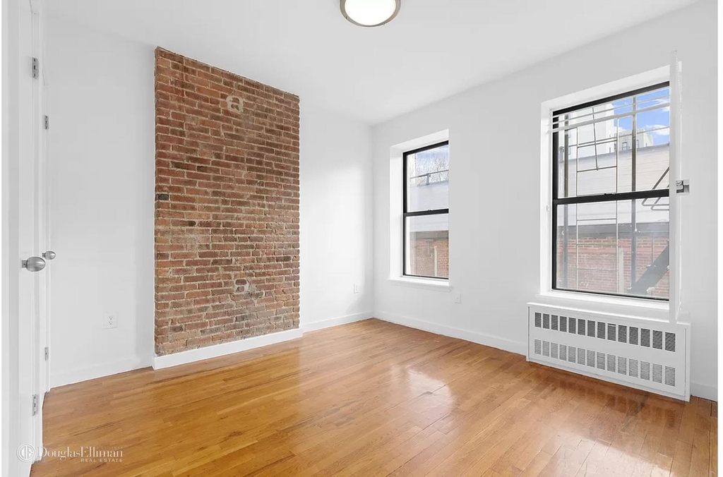 1411 Amsterdam Ave - Photo 1