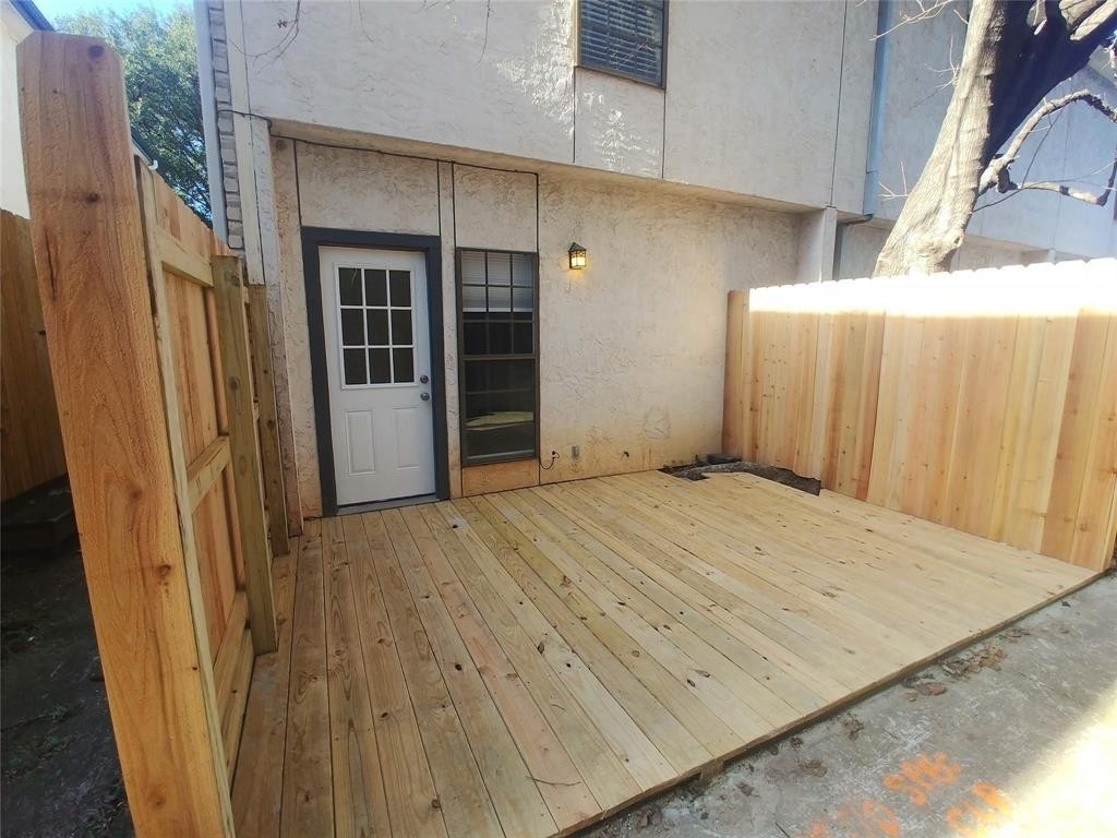 1307  Kinney Ave - Photo 9