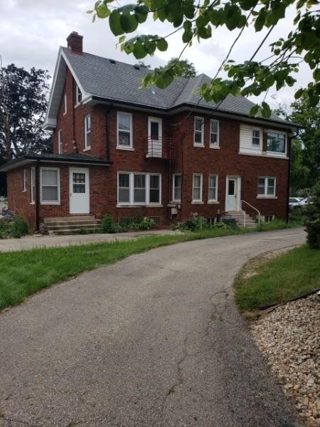 216 W Main - Photo 2