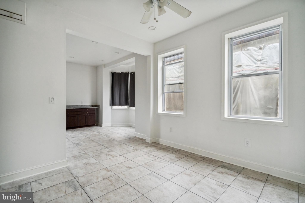 2633 Kensington Avenue - Photo 6