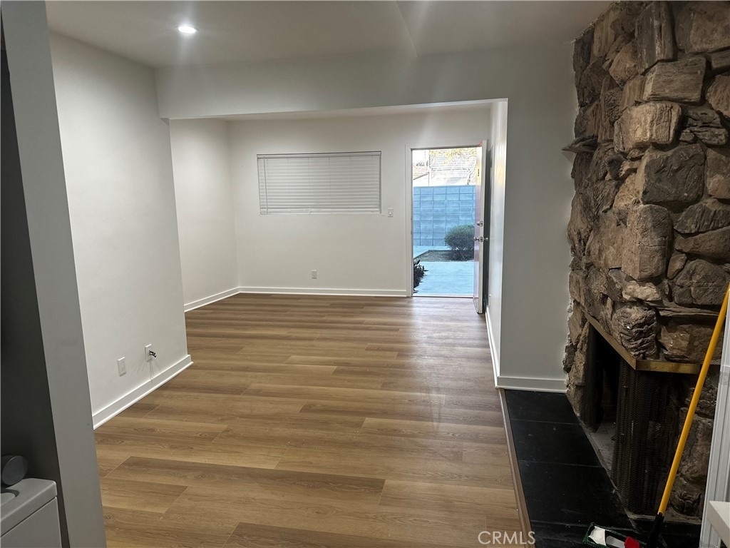 909 W Beach Avenue - Photo 1