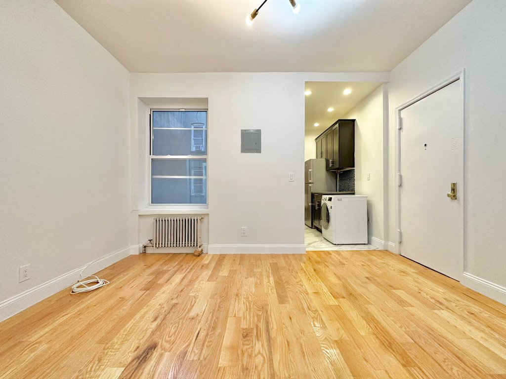 709 Dekalb Avenue - Photo 2