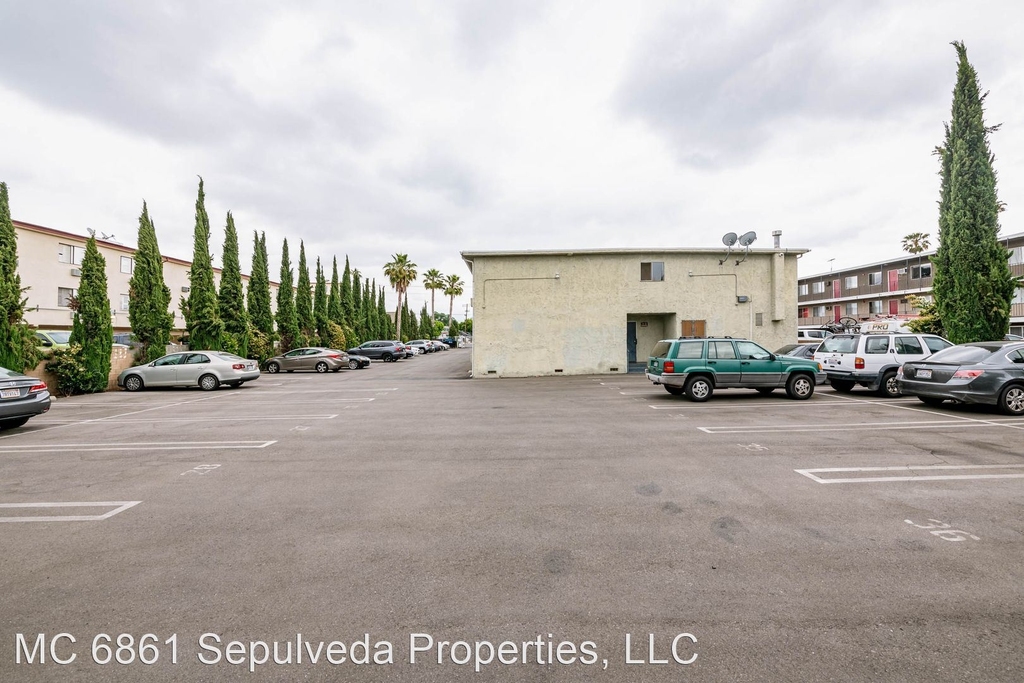 6861 Sepulveda Blvd - Photo 0