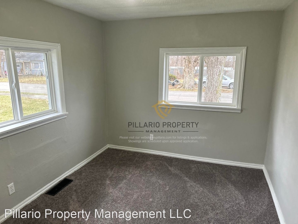 2204 W 30th St. - Photo 3