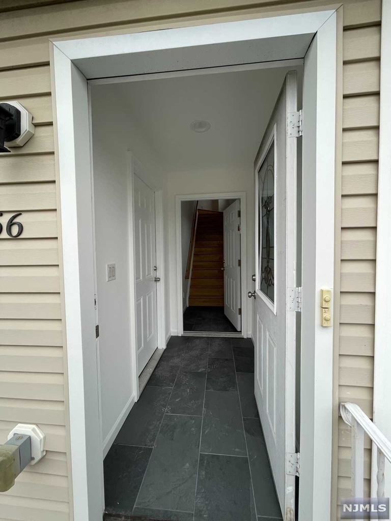 556 Broad Avenue - Photo 1