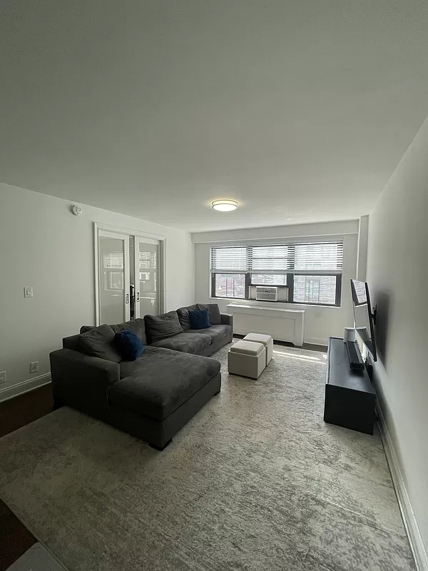 East 88th and 1st Ave — Listing History and Nearby Rentals