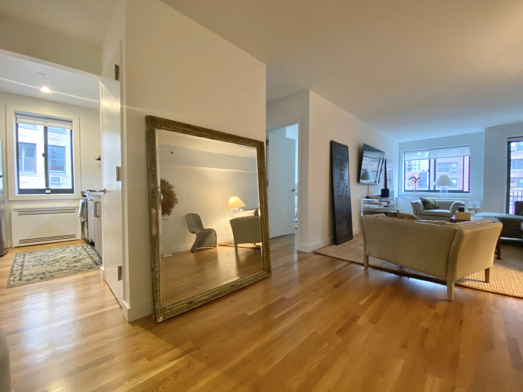 101 West 15th Street - Photo 2