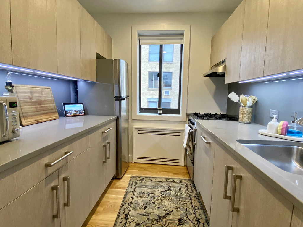 101 West 15th Street - Photo 1