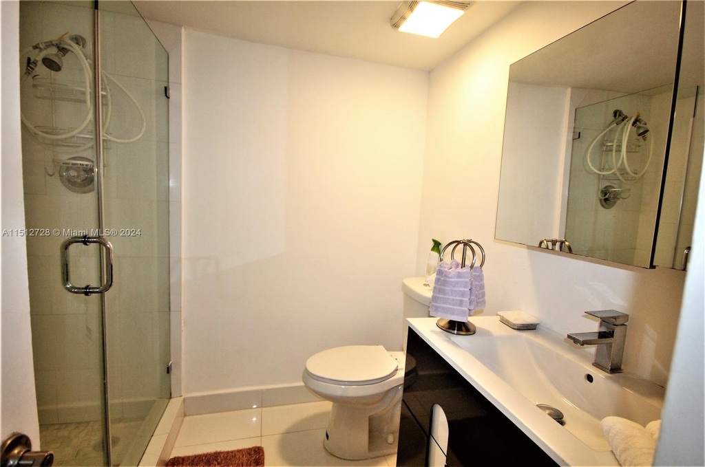 5161 Collins Ave - Photo 12