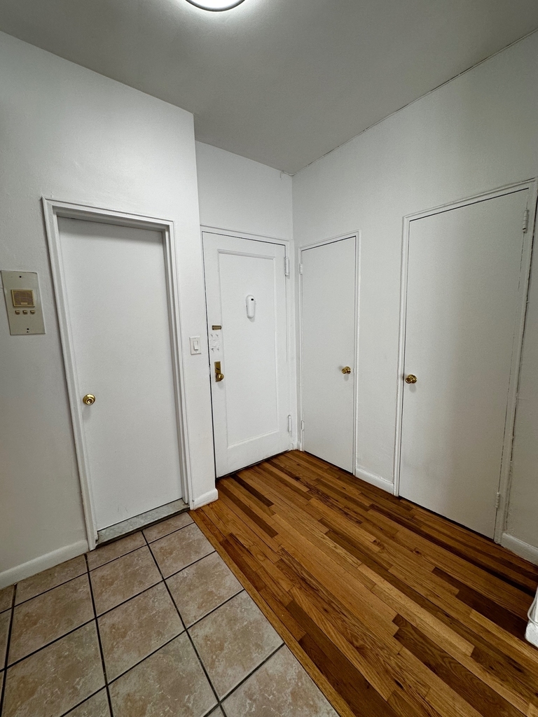 East 10th Street and 1st Avenue - Photo 4