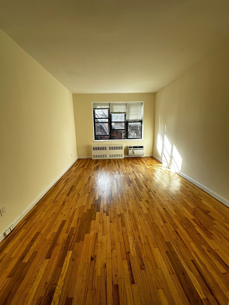 East 10th Street and 1st Avenue - Photo 1