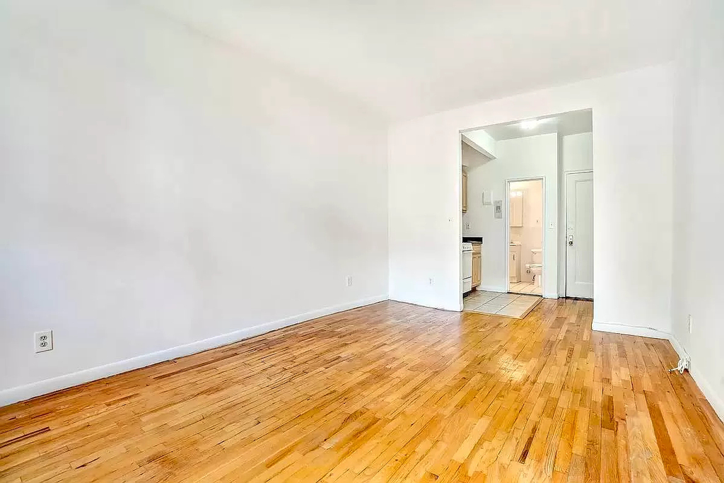 East 10th Street and 1st Avenue - Photo 2