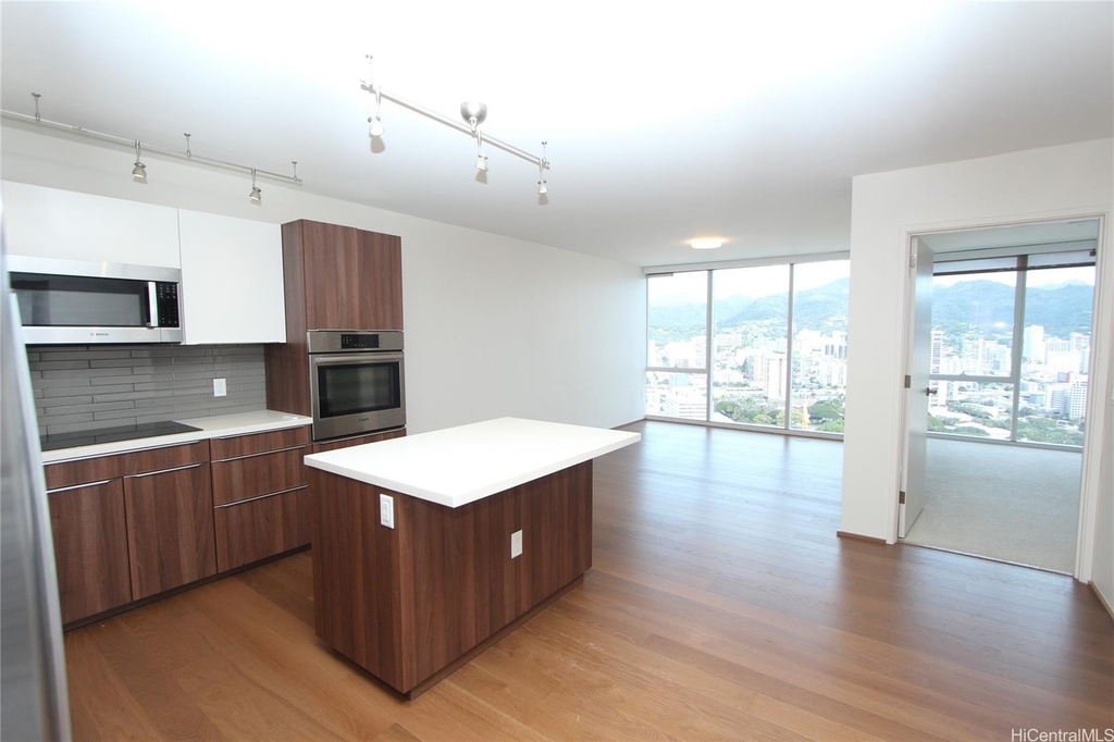 888 Kapiolani Boulevard - Photo 1