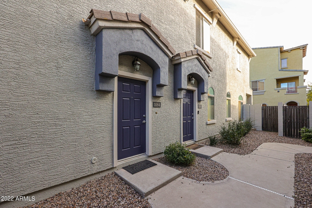 2401 E Rio Salado Parkway - Photo 1