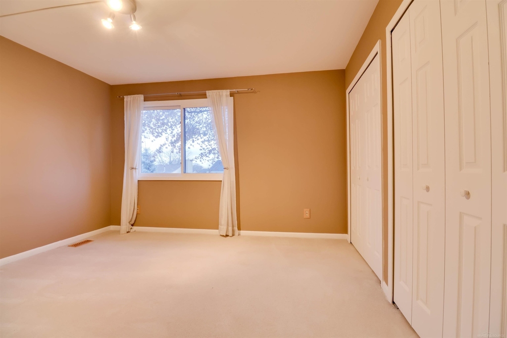 1609 Glen Meadow Ct - Photo 8