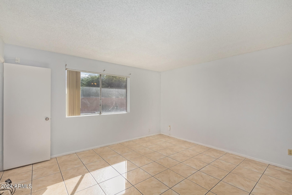 2801 E Sweetwater Avenue - Photo 24