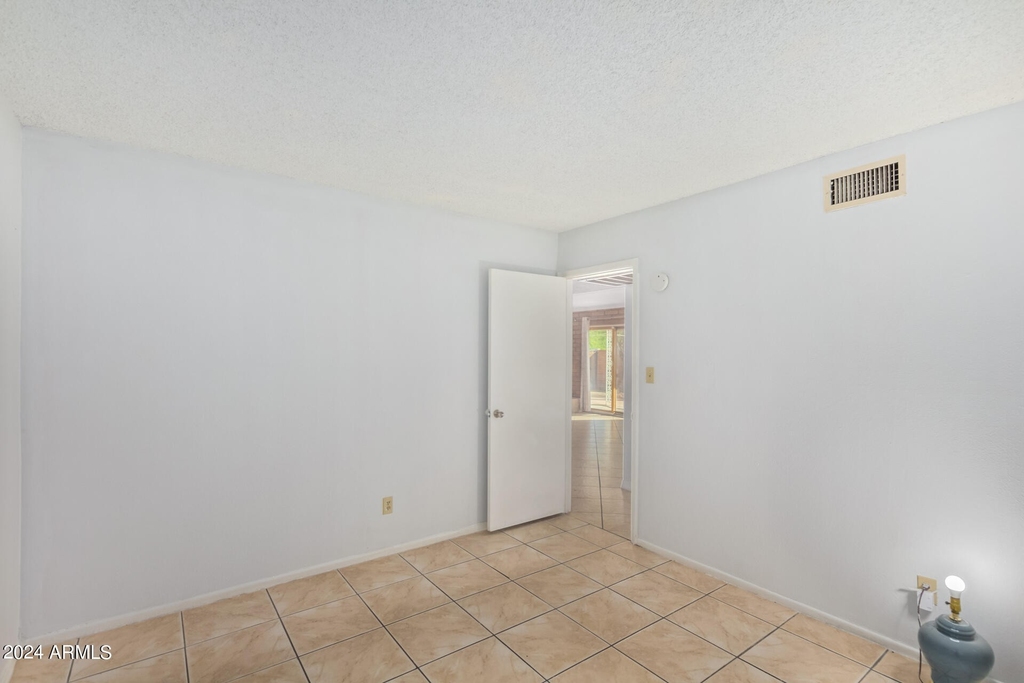 2801 E Sweetwater Avenue - Photo 28