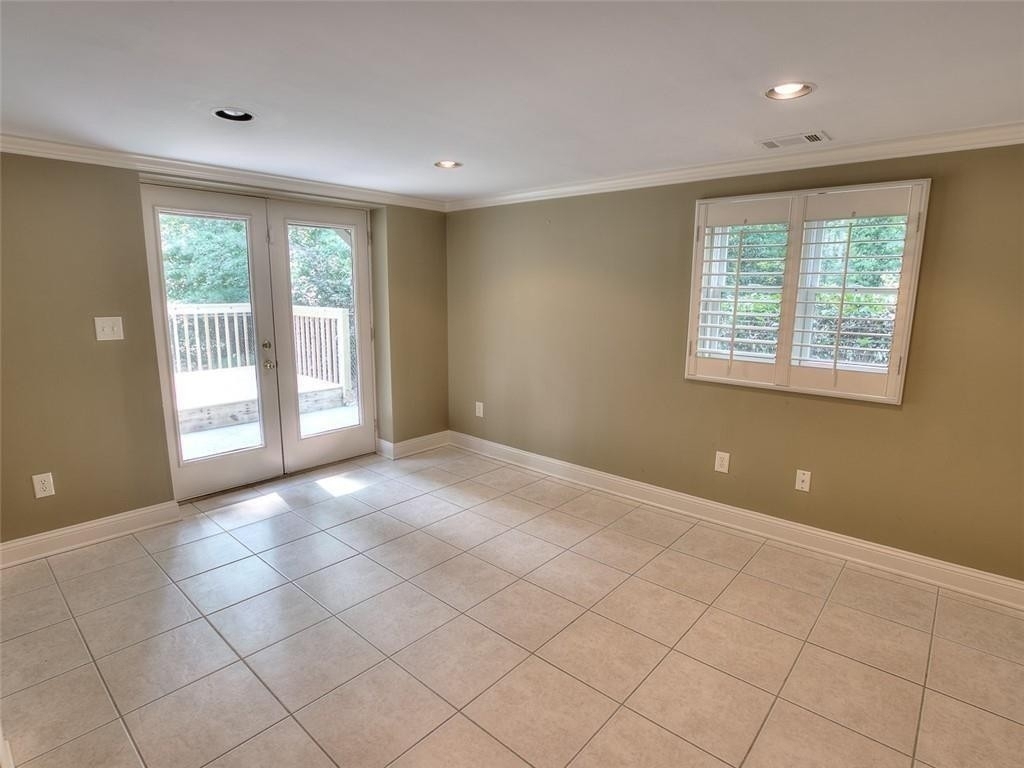 5575 Lake Forrest Drive - Photo 19