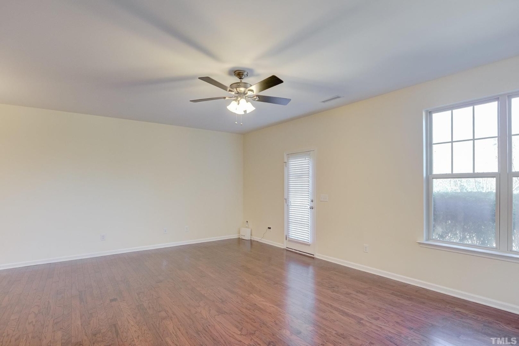 541 Panorama Park Place - Photo 11