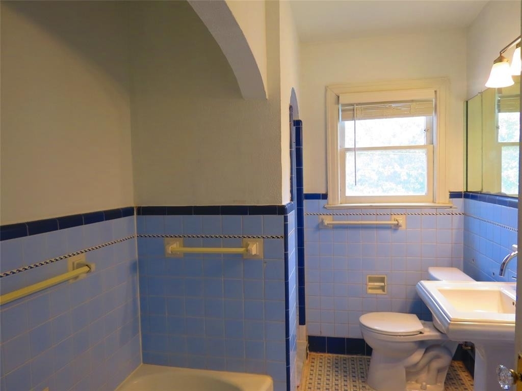 5944 Morningside Avenue - Photo 8