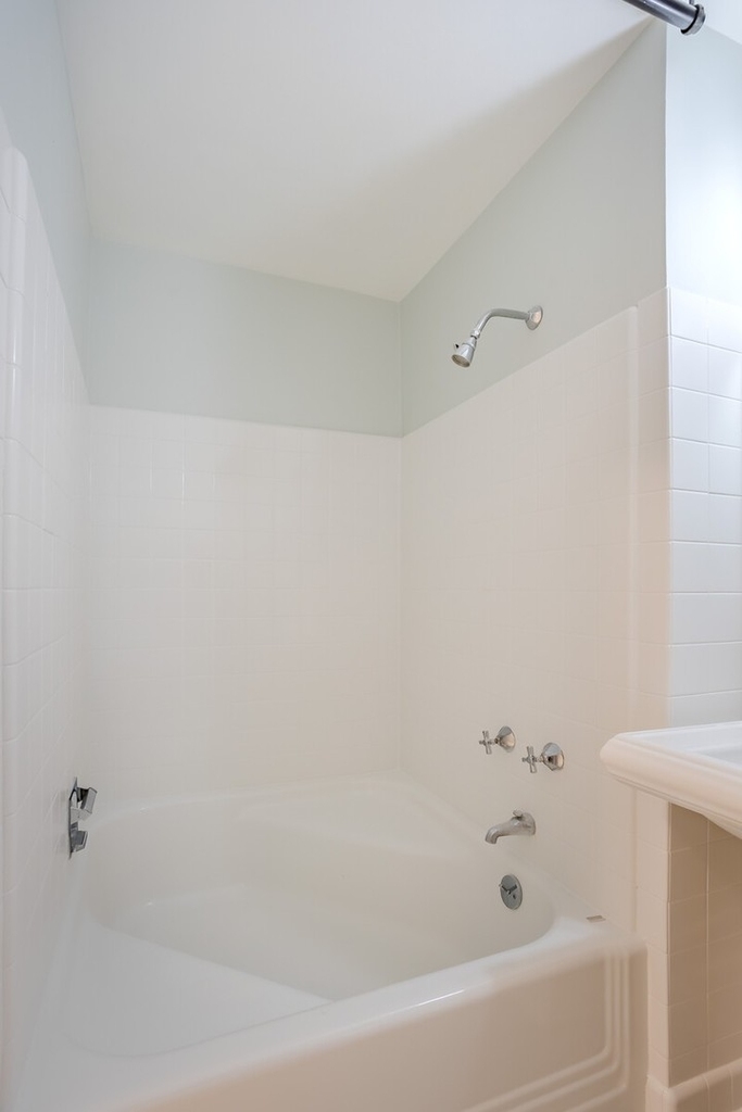 4880 N Marine Drive - Photo 9