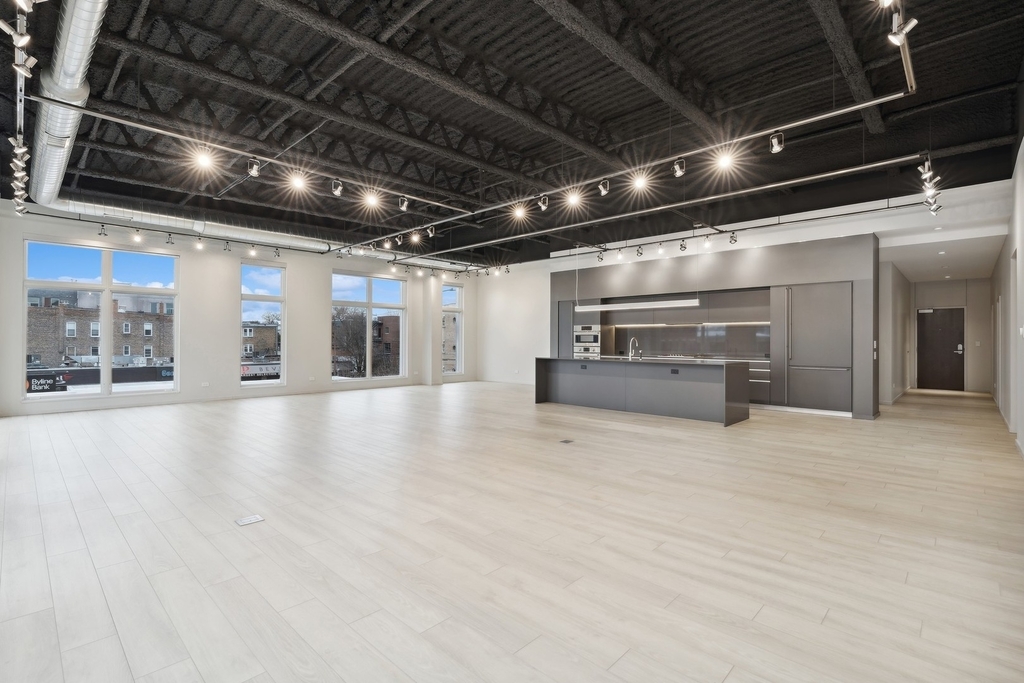 1205 N Damen Avenue - Photo 2