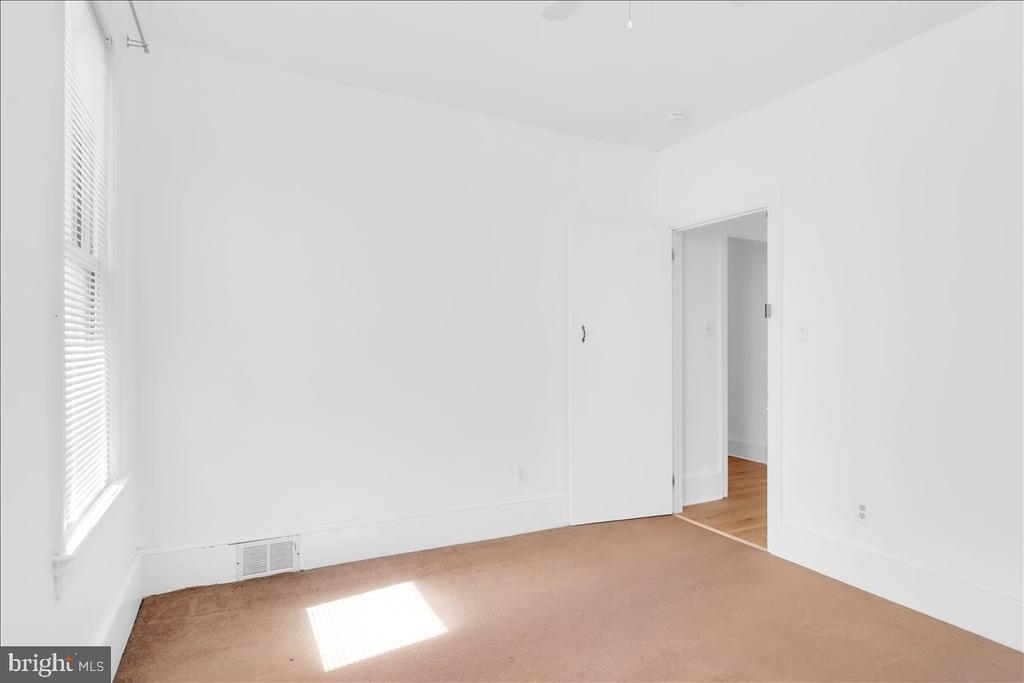 502 Park Ave - Photo 17