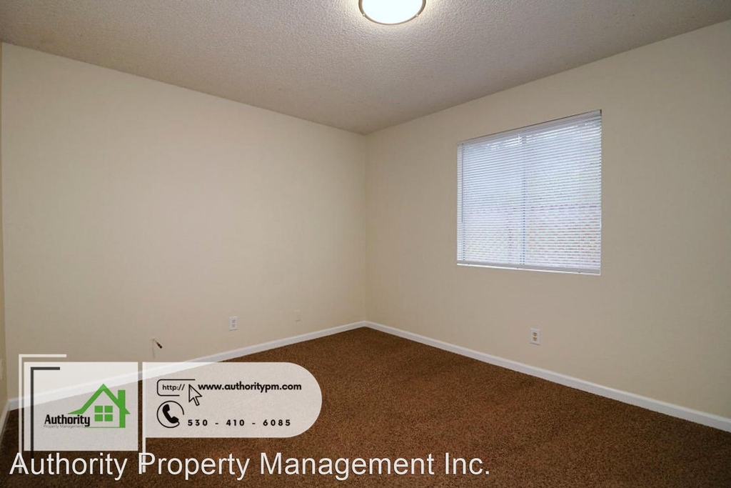 2067 Elizabeth Ave - Photo 13