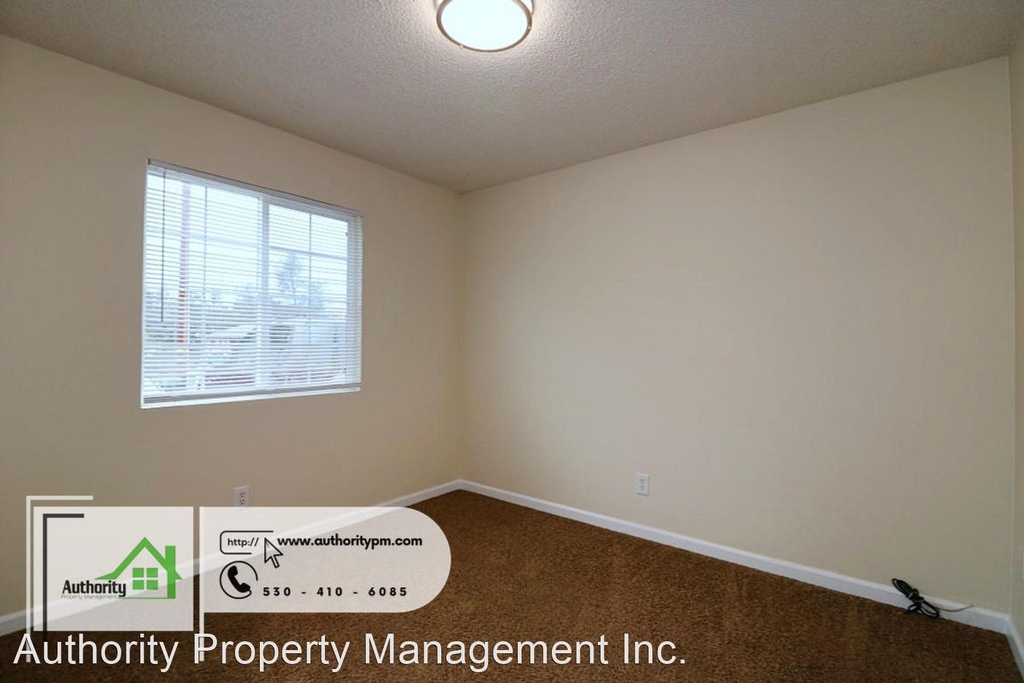 2067 Elizabeth Ave - Photo 11