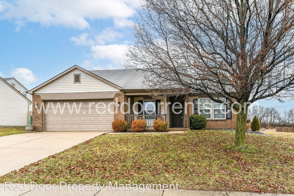 7104 Fields Dr - Photo 0