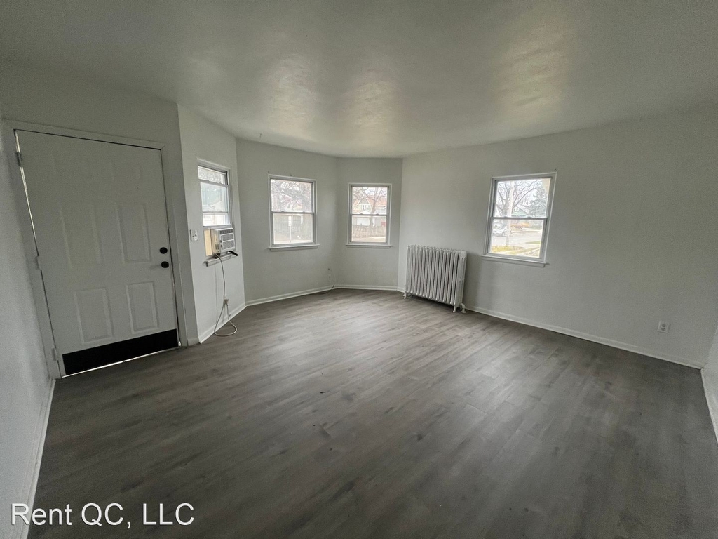 2760 11th Ave - Photo 1