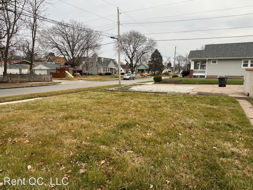 2760 11th Ave - Photo 6