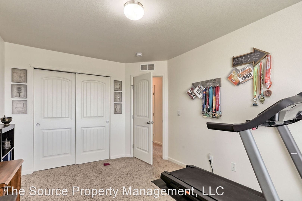 3169 Fairmont Dr 9d - Photo 30