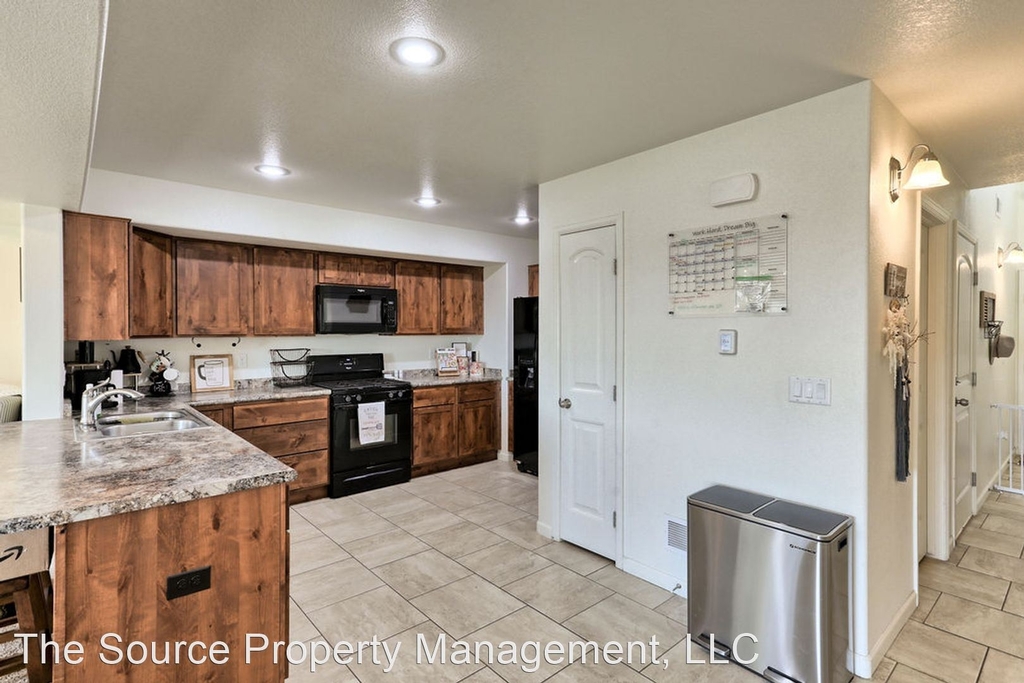 3169 Fairmont Dr 9d - Photo 35