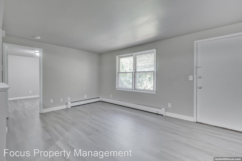 2262 Eastman Avenue - Photo 2