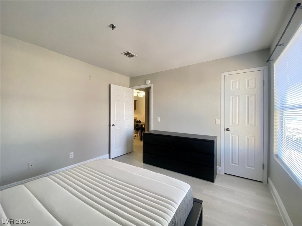 4200 S Valley View Boulevard - Photo 6